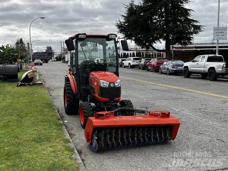 Kubota B2650 Autocarro spazzatrice