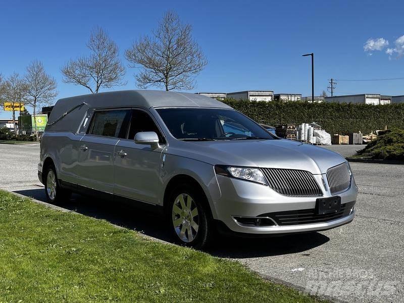Lincoln MKT Auto