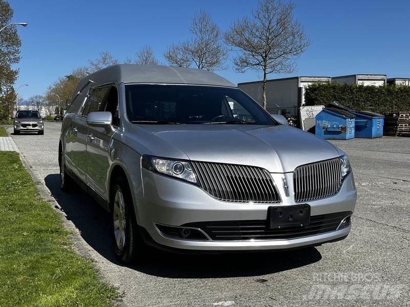 Lincoln MKT Auto