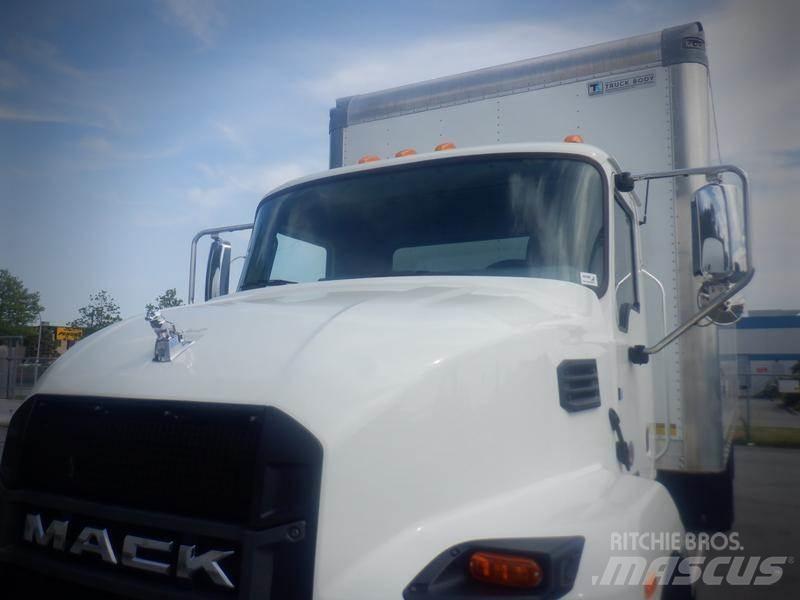 Mack MD Furgone chiuso