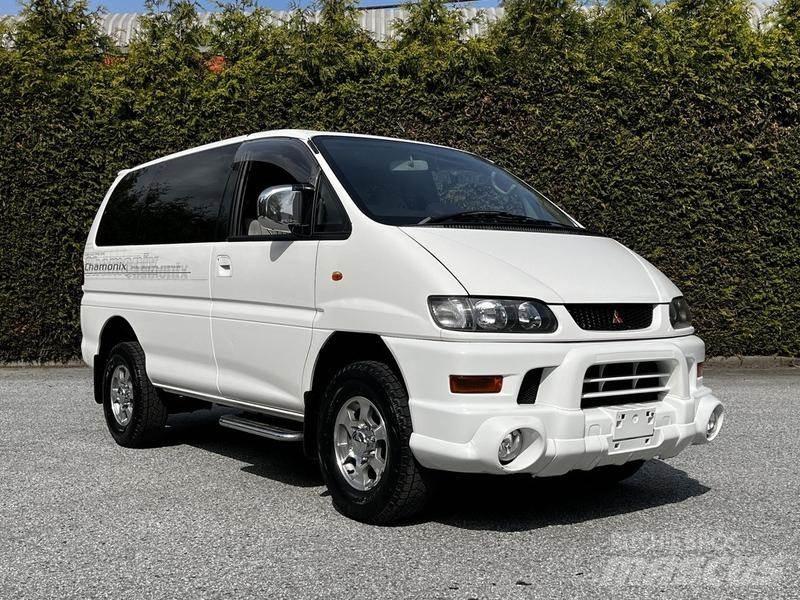 Mitsubishi Delica Auto