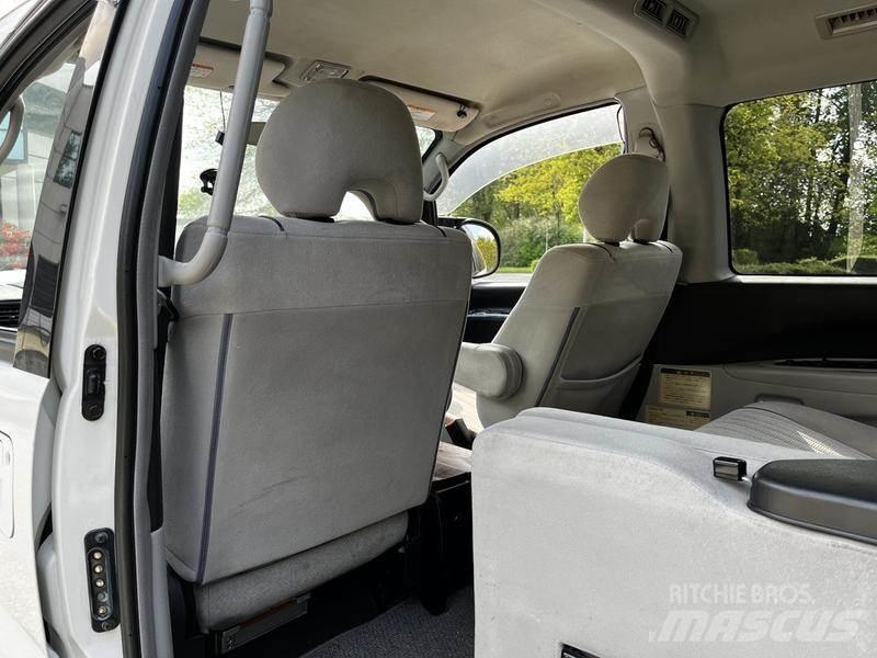 Mitsubishi Delica Auto