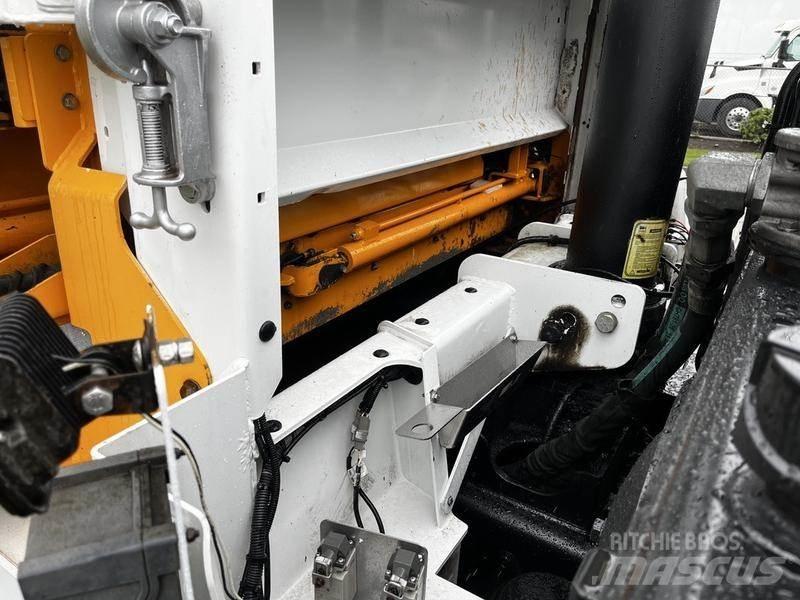 Peterbilt 320 Camion dei rifiuti