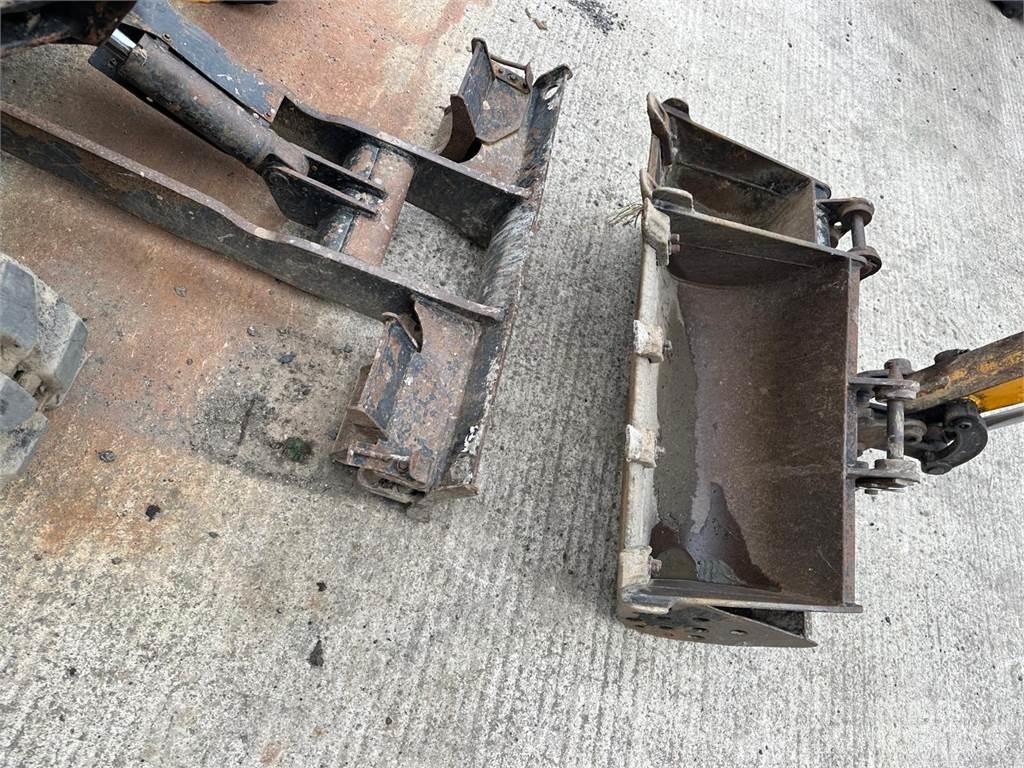 JCB 18-Z1 Escavatori cingolati