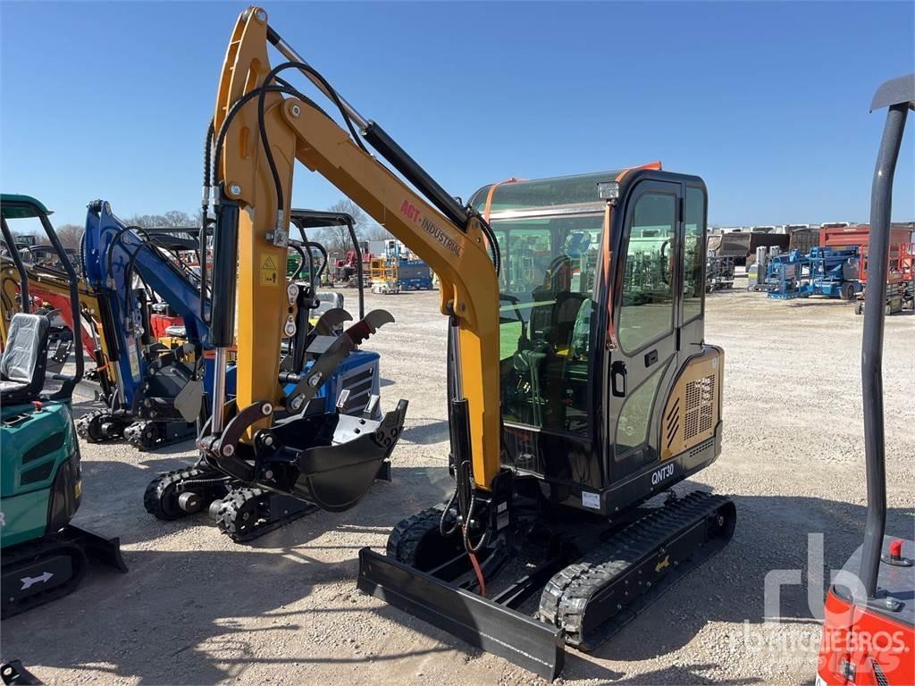 AGT QNT30 Miniescavatori