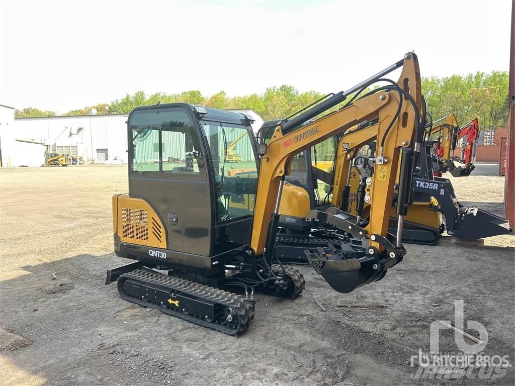 AGT QNT30 Miniescavatori