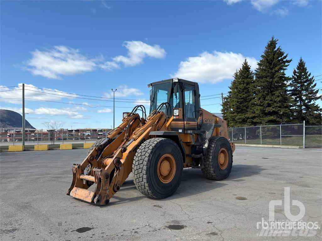 CASE 721B Pale gommate