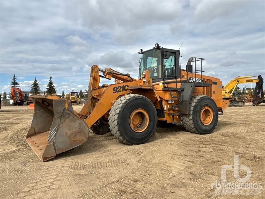 CASE 921C Pale gommate