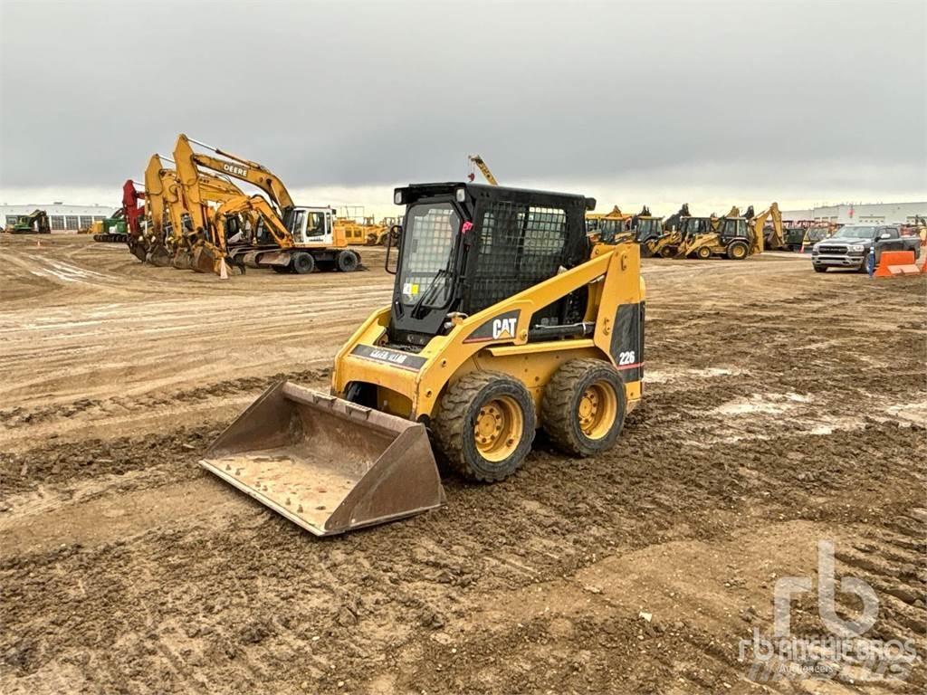CAT 226 Mini Pale Gommate