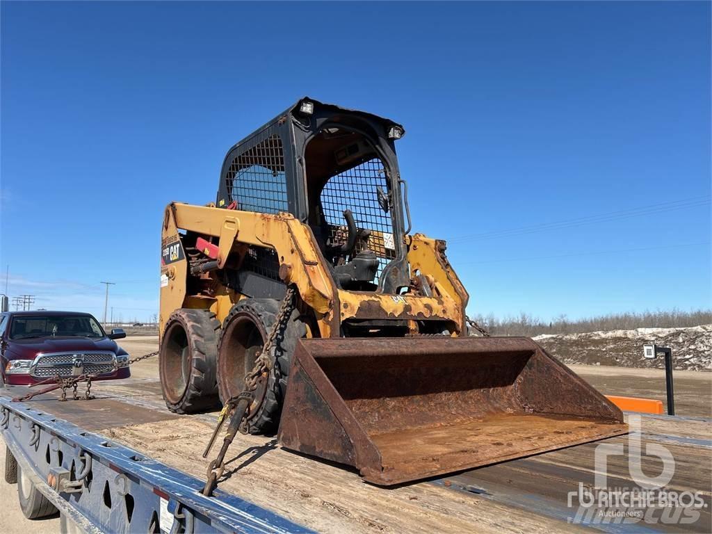 CAT 226D Mini Pale Gommate