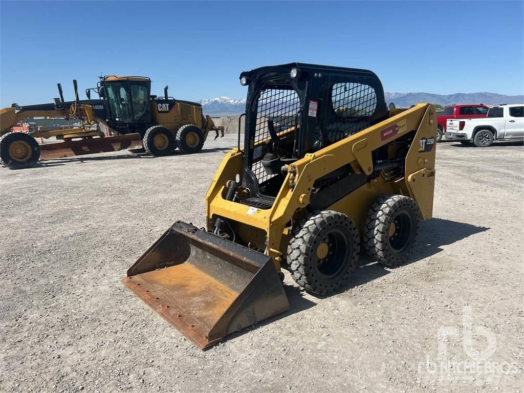 CAT 226D C1-H2 Mini Pale Gommate