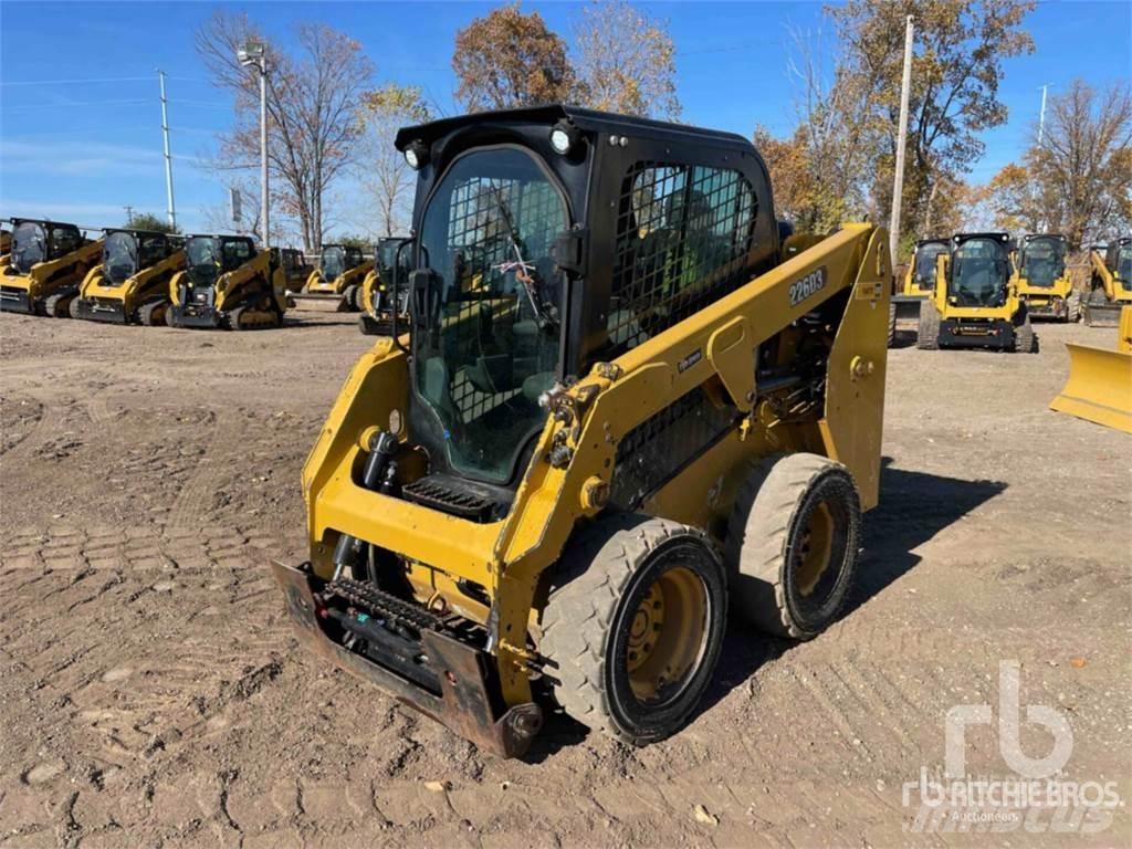 CAT 226D3 Mini Pale Gommate
