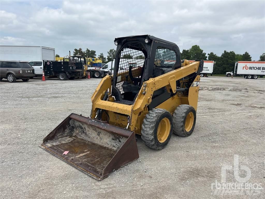 CAT 232D Mini Pale Gommate