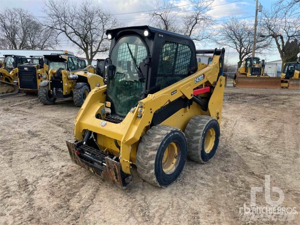 CAT 242D3 Mini Pale Gommate