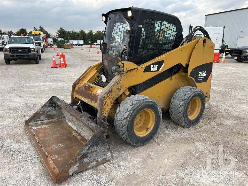 CAT 246C Mini Pale Gommate