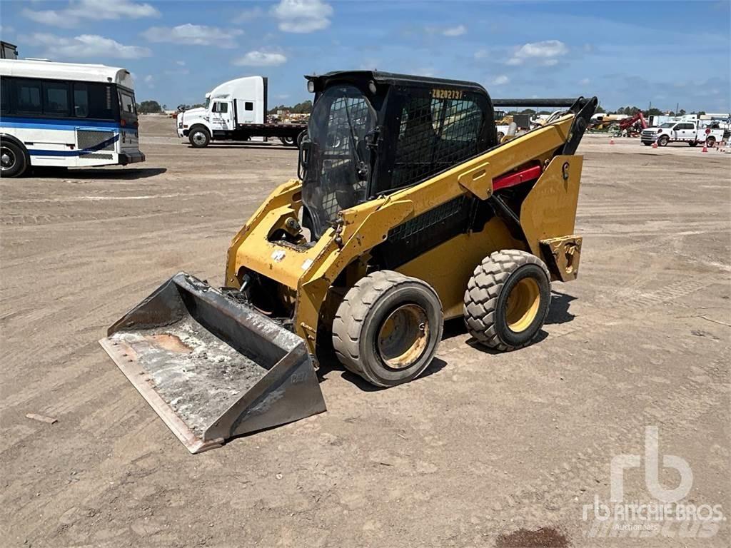 CAT 262D3 Mini Pale Gommate