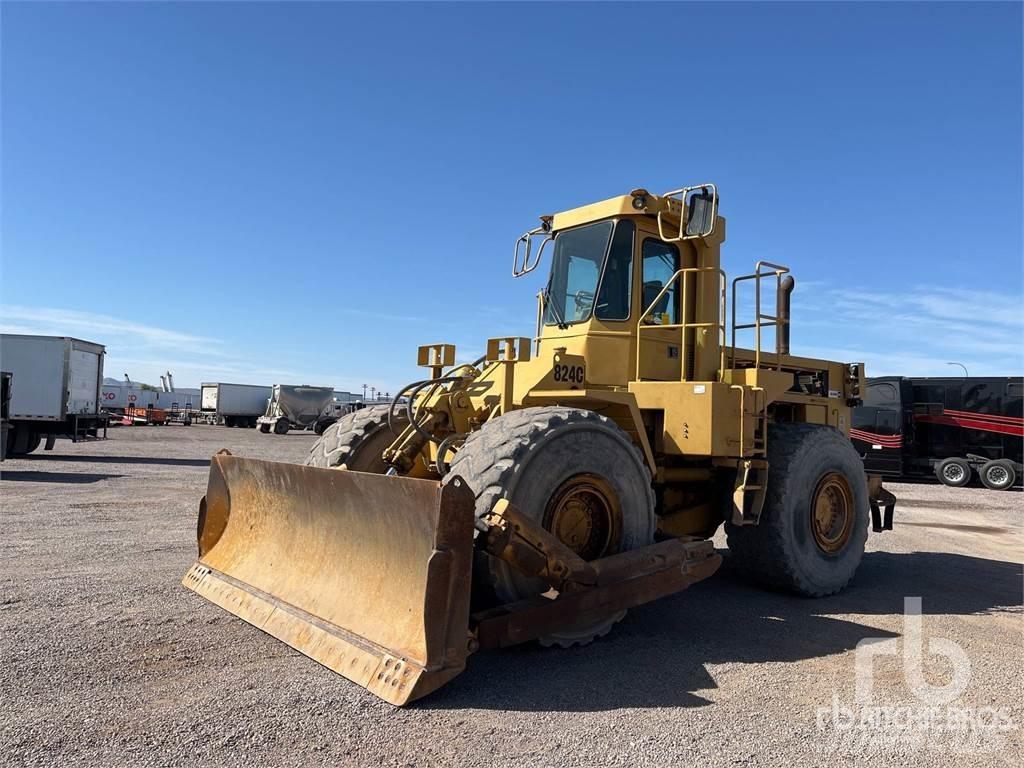 CAT 824C Dozer gommati