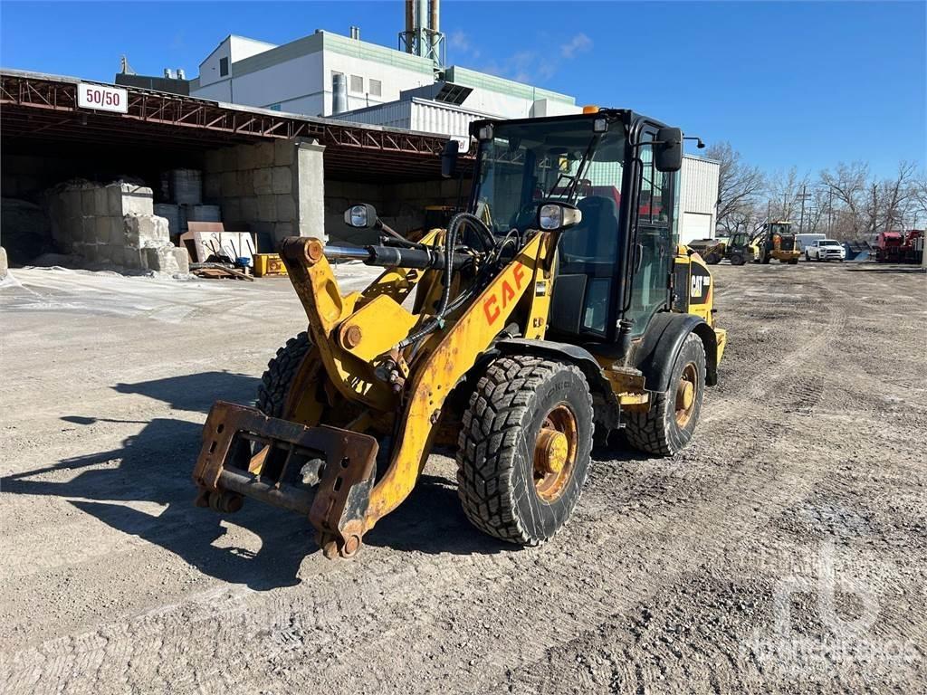 CAT 906M Pale gommate
