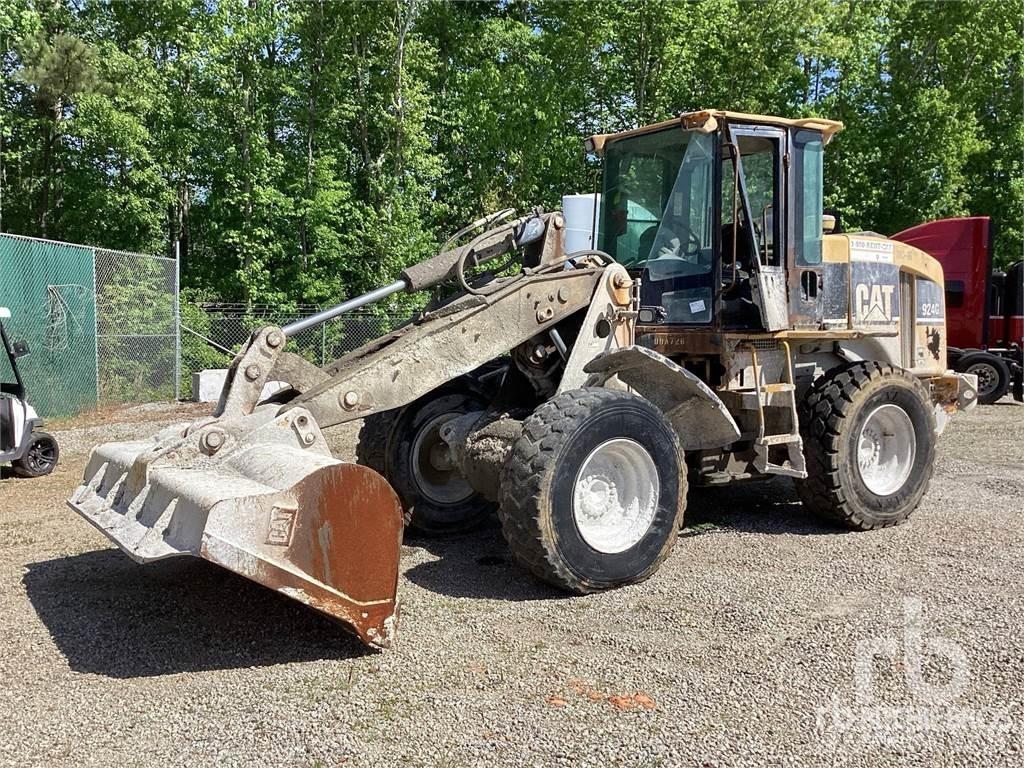 CAT 924G Pale gommate