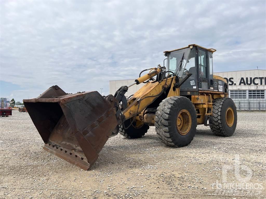 CAT 924G Pale gommate