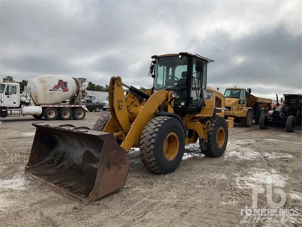 CAT 924K Pale gommate
