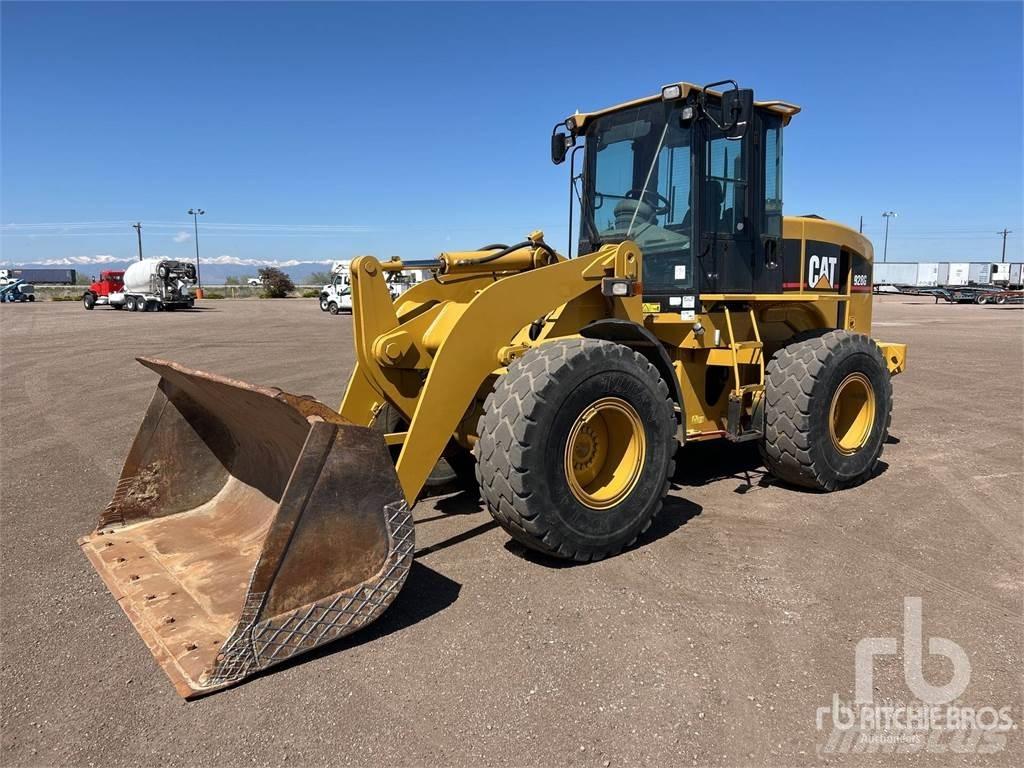 CAT 928G Pale gommate