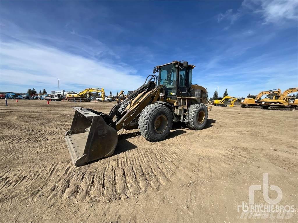 CAT 930G Pale gommate