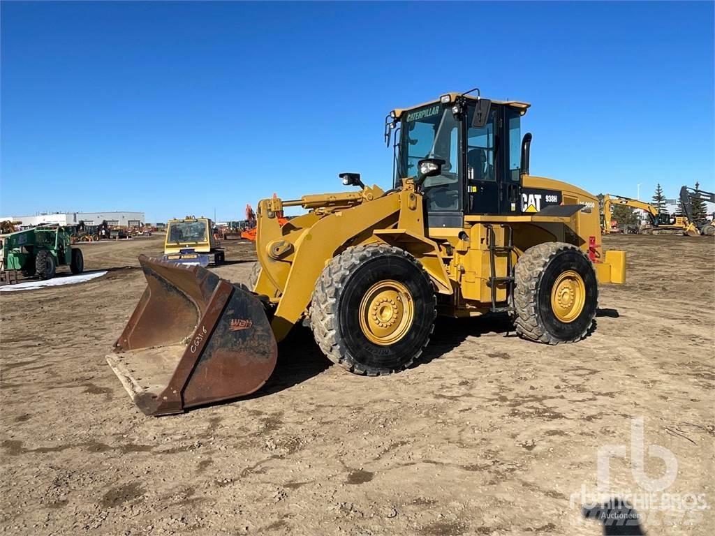 CAT 938H Pale gommate