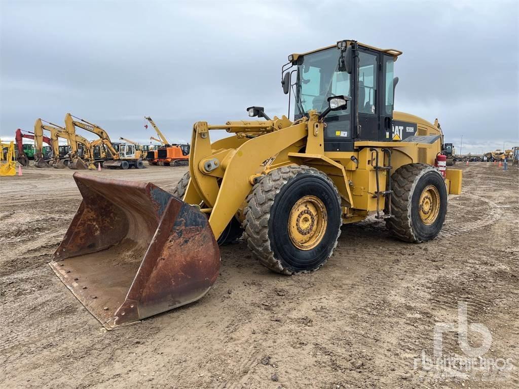 CAT 938H Pale gommate
