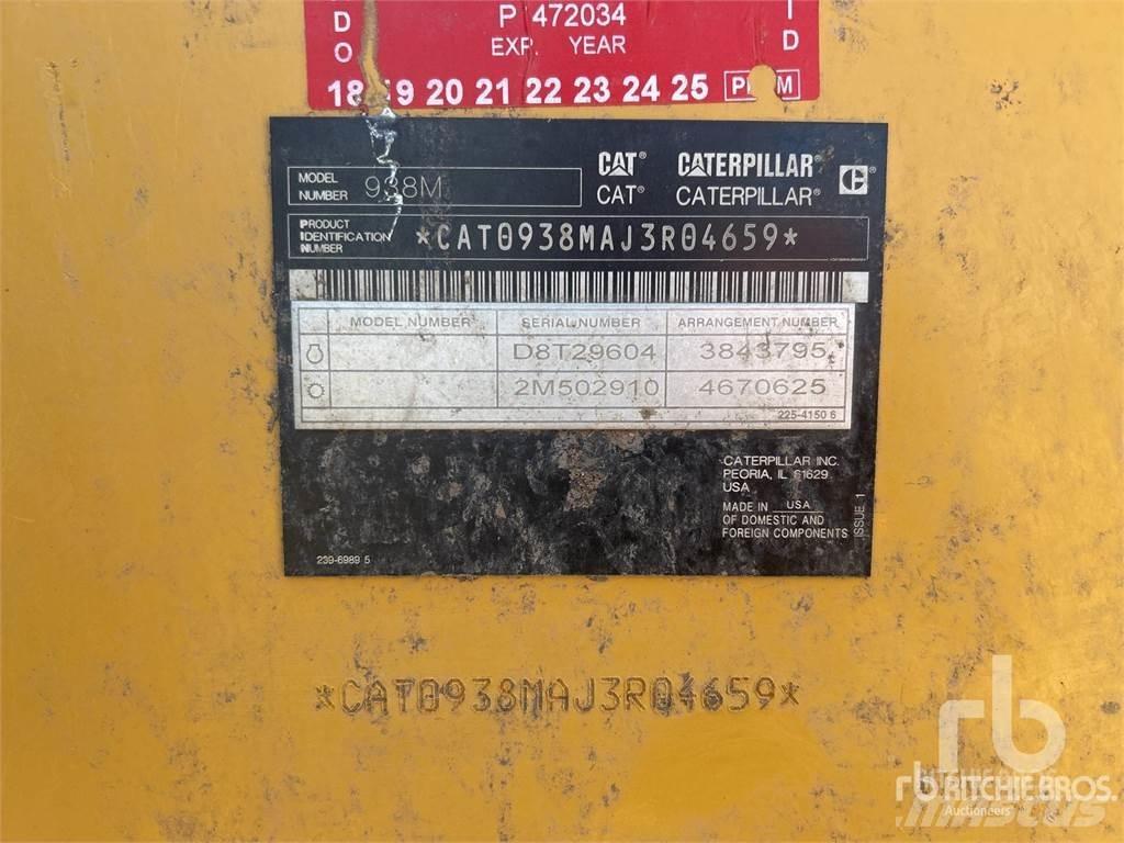 CAT 938M Pale gommate