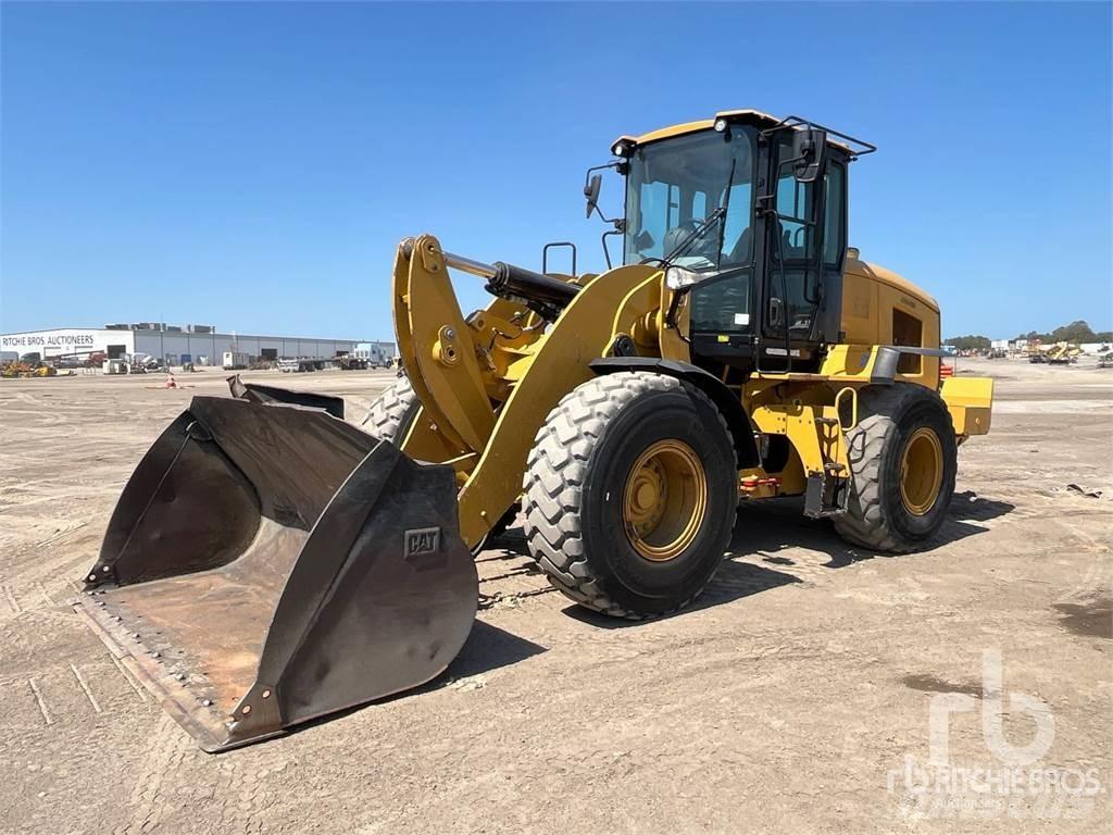 CAT 938M Pale gommate