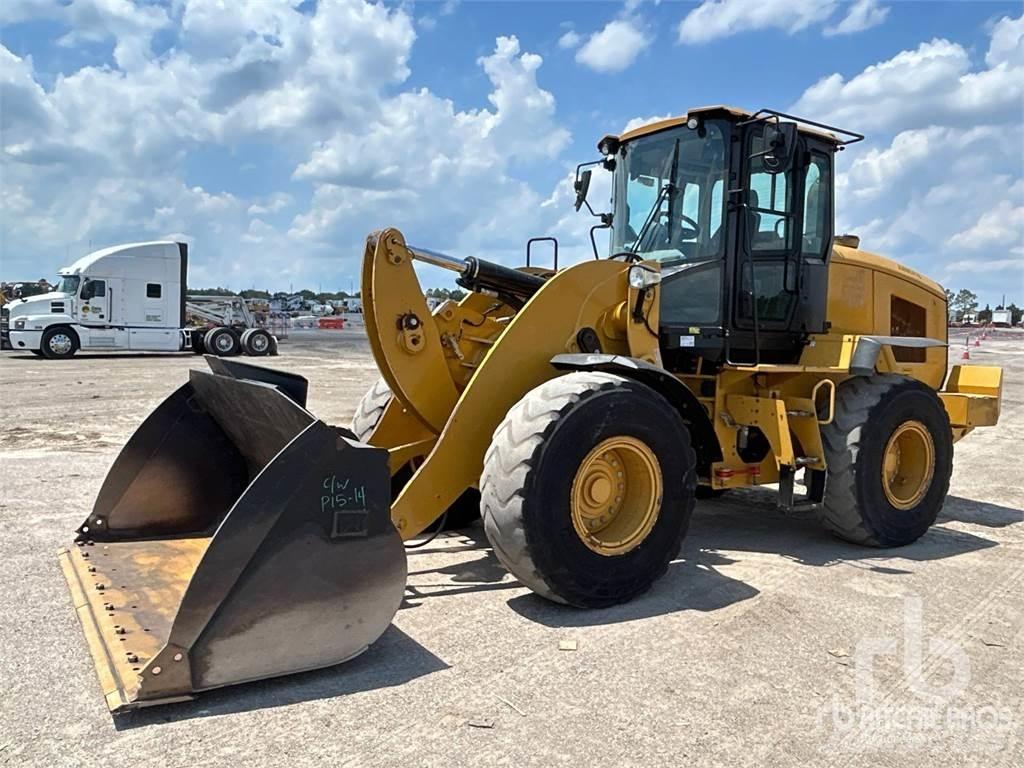 CAT 938M Pale gommate