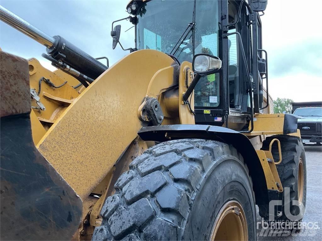 CAT 938M Pale gommate
