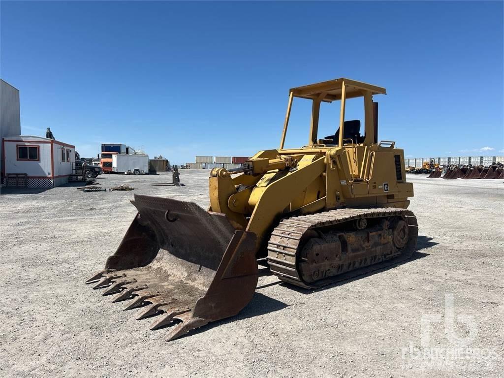 CAT 953 Pale cingolate