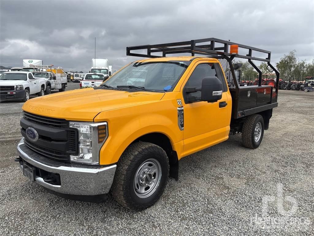 Ford F-250 Camion con sponde ribaltabili