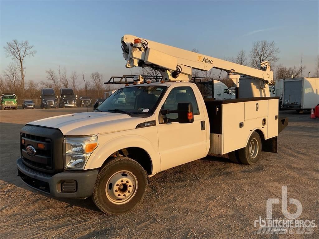 Ford F-350 Piattaforme aeree su rimorchio