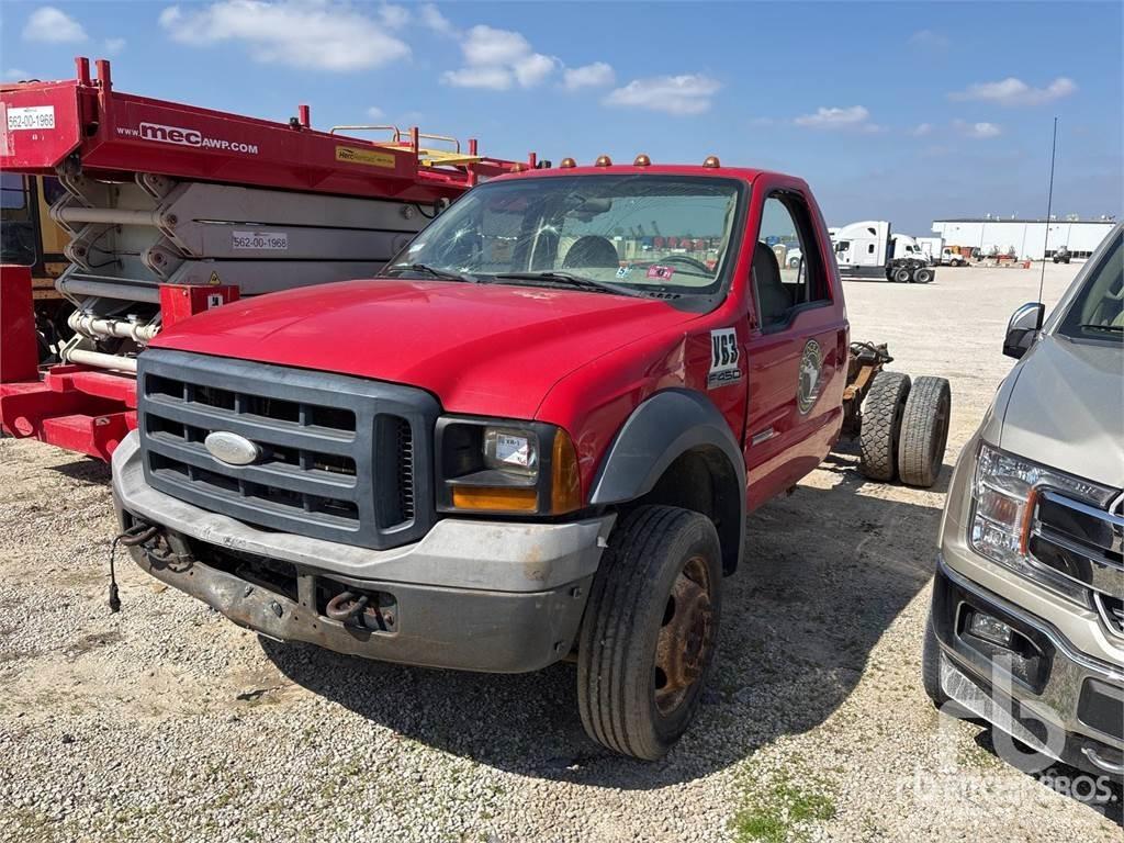 Ford F-450 Autocabinati
