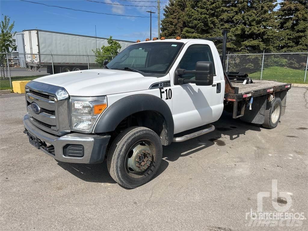 Ford F-550 Camion con sponde ribaltabili