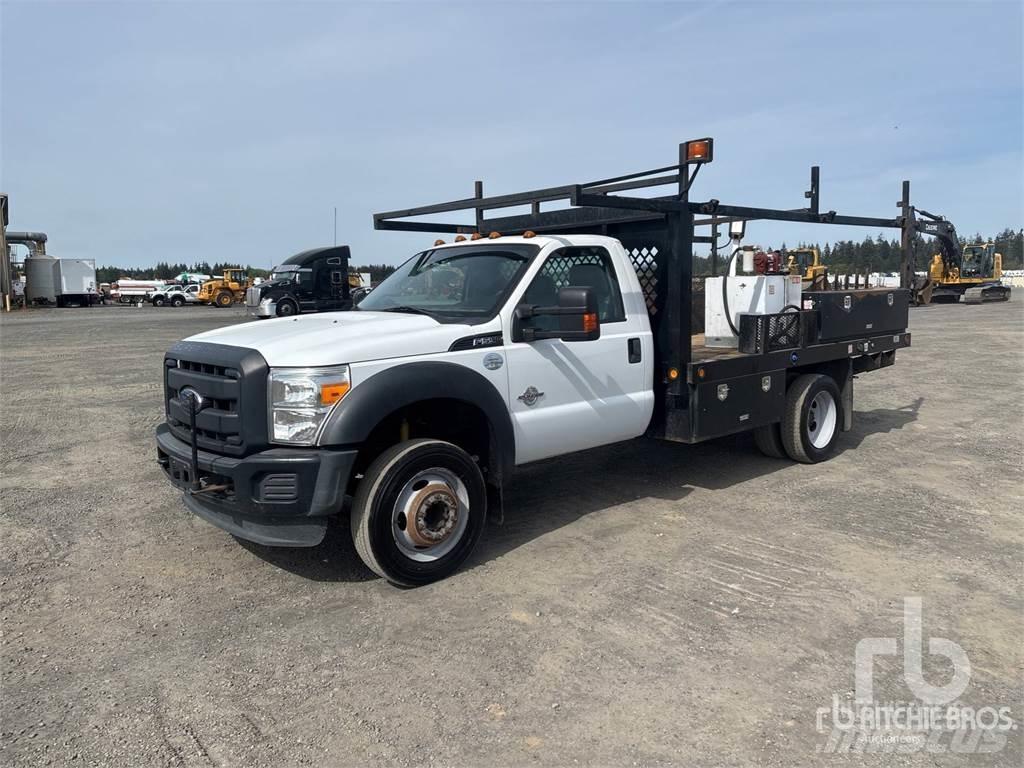 Ford F-550 Camion con sponde ribaltabili