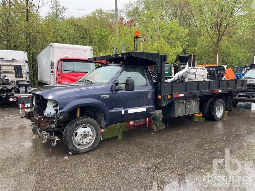 Ford F-550 Camion con sponde ribaltabili