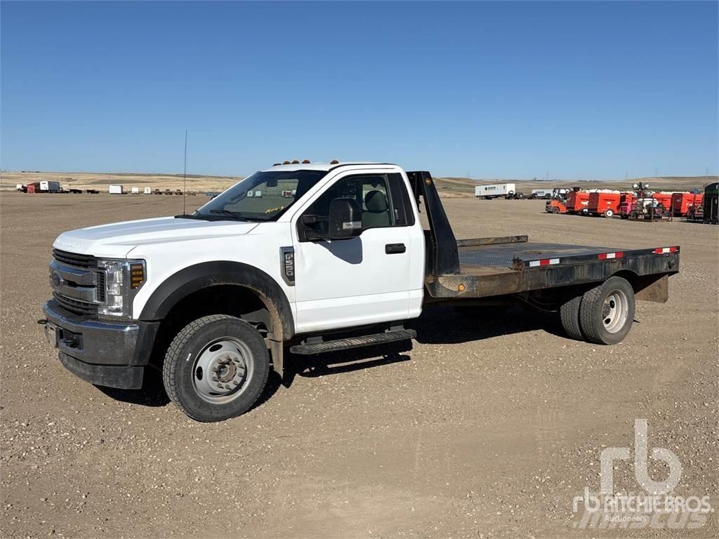 Ford F-550 Camion con sponde ribaltabili