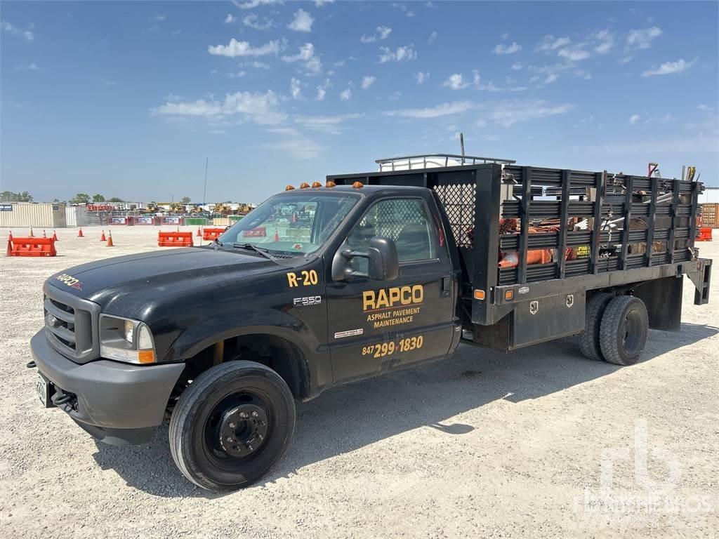 Ford F-550 Camion con sponde ribaltabili