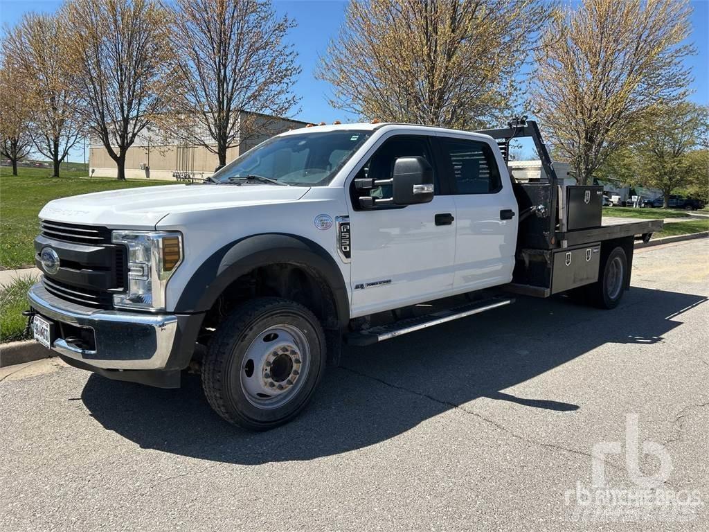 Ford F-550 Camion con sponde ribaltabili