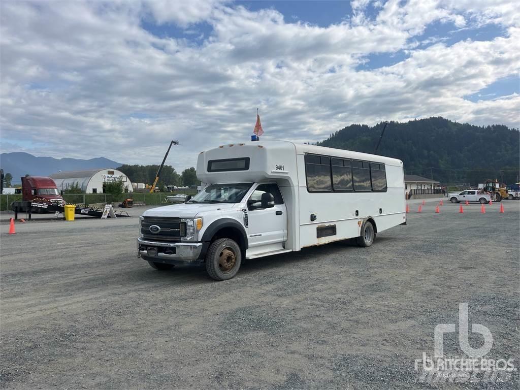 Ford F-550 Autobus interurbani