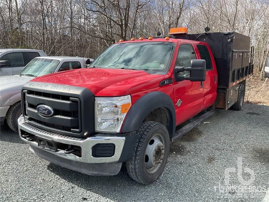 Ford F-550 Camion con sponde ribaltabili