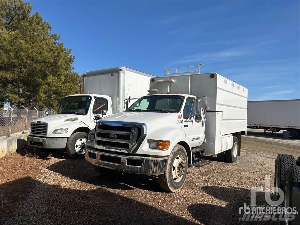 Ford F-650 Autocarri per segatura e cippato