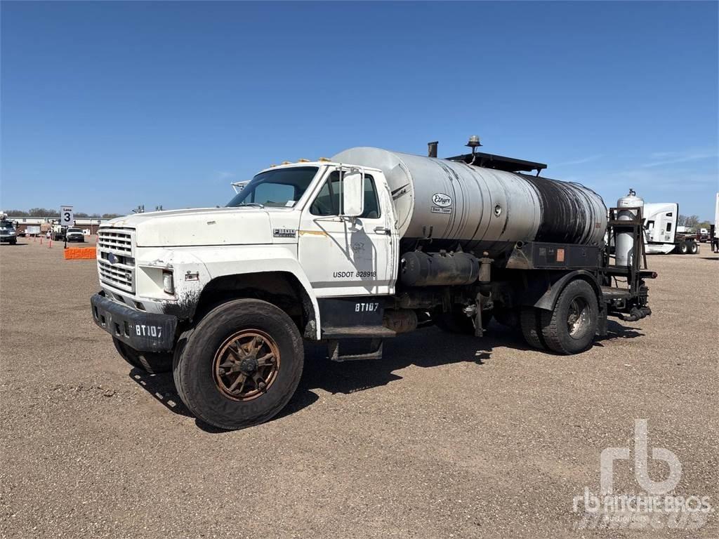 Ford F800 Spruzzatrici di bitume