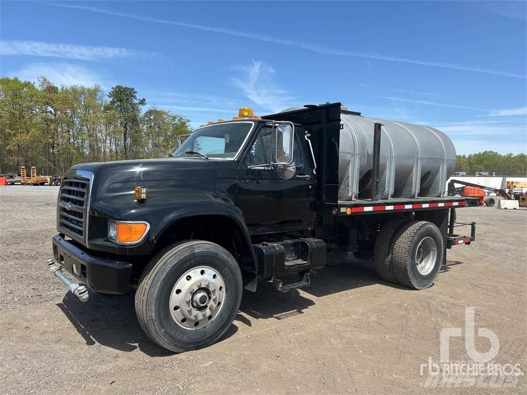 Ford F800 Autocisterne