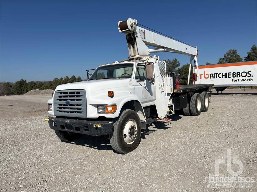 Ford FT900F Autogru