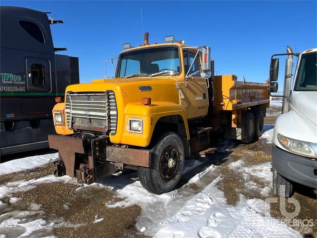 Ford L8000 Camion ribaltabili